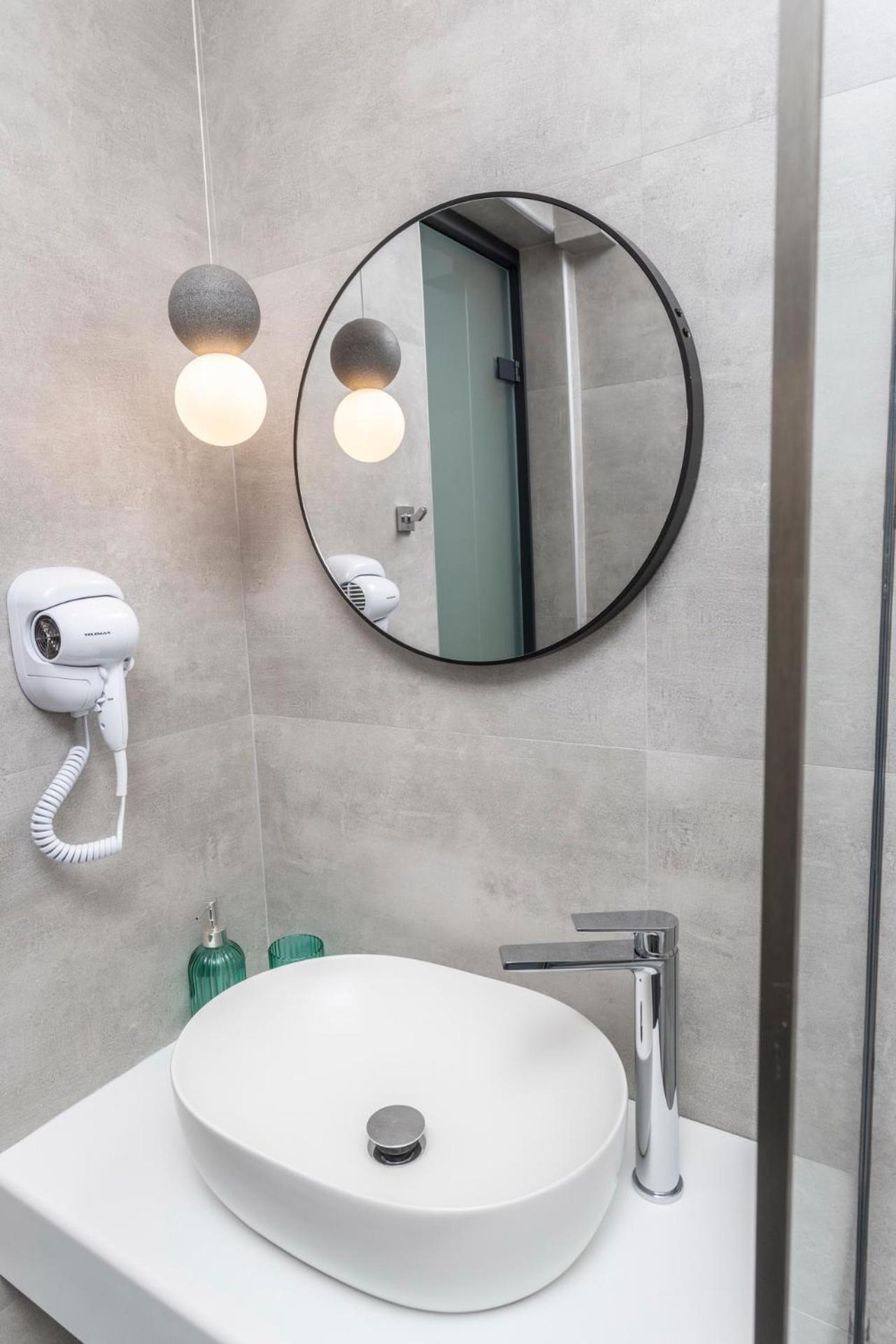 Ionas 3 Apartment *