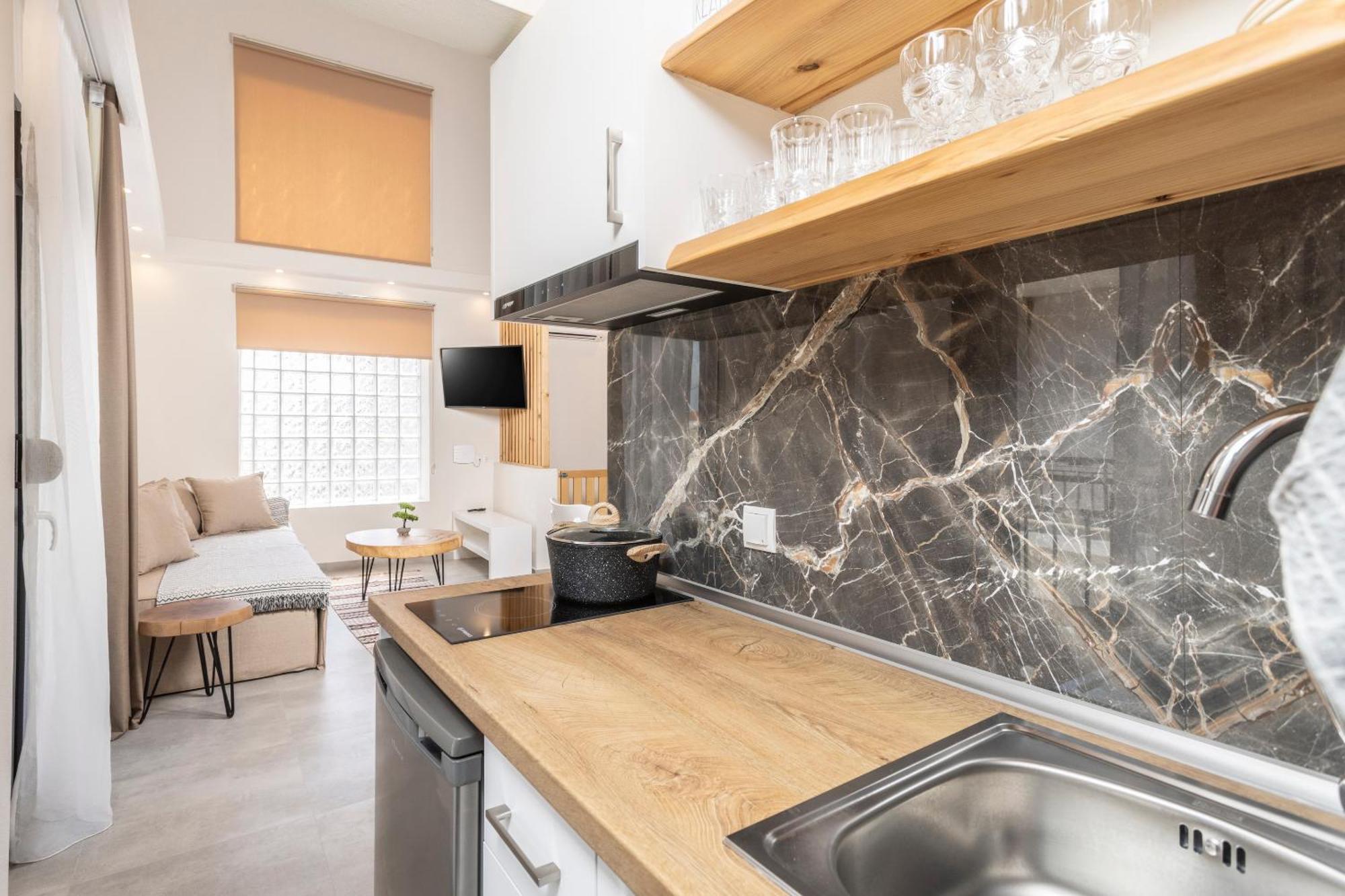 Ionas 3 Apartment